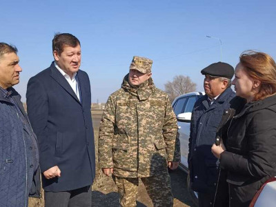 Мәжіліс депутаттары тасқыннан зардап шеккен Батыс өңірінің тұрғындарымен кездесті