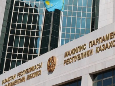 Парламент Мәжілісі кибербуллингке қатысты заңды қабылдады