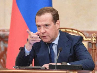 «Сабасына түсер»: Медведев НАТО-ға қосылмақ болған тағы 2 елге сес көрсетті