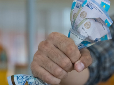 Жаңаөзендік шенеунік жетімге қарыз бергені үшін 3 жылға сотталды