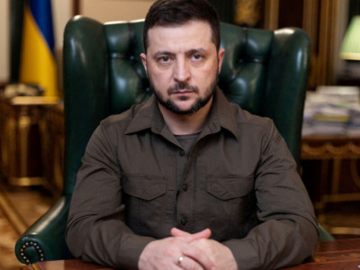 «Тек ол шешеді»: Зеленский қақтығысты кім тоқтата алатынын айтты