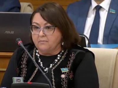 Білім жүйесіндегі былықтан шаршаған депутат жиналыстан шығып кетті (ВИДЕО)