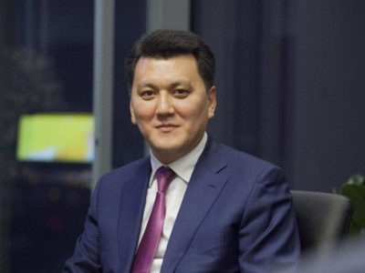 Ерлан Қарин Конституциялық реформаға қатысты маңызды сұрақтарға жауап берді