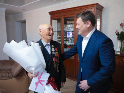 Аманаттықтар Ұлы Отан соғысы ардагерлерін Жеңіс күнімен құттықтады