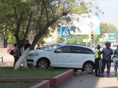 Павлодарда зейнеткерді көлік қағып кетті