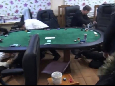 Қарағандыда заңсыз покер клубы анықталды (ВИДЕО)
