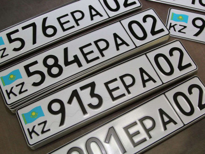 Көлігіне жалған нөмір таққандарға жаза күшейтіледі