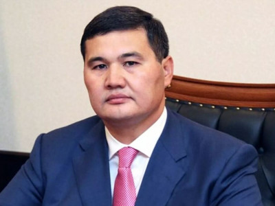 Облыс әкімі 9 млн теңгенің сағатын қалай сатып алғанын айтты