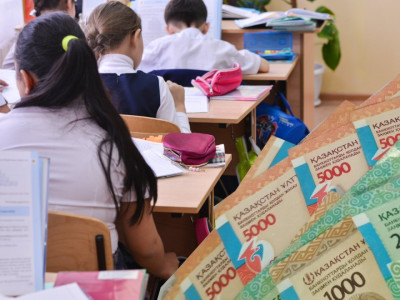 Ағылшын пәні мұғалімдерінен ақша жинаған қызметкерлер жазаланды (ВИДЕО)