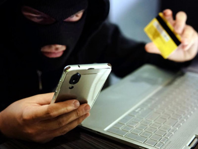Банктің жалған қызметкері ақтөбелік тұрғынды 22 млн теңгеге алдап кетті