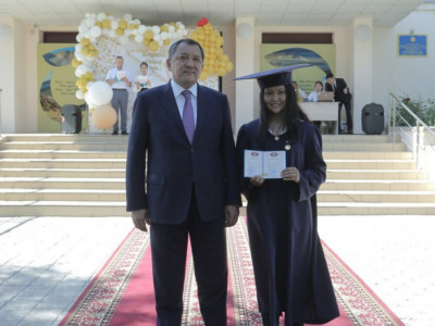 Бибісара Асаубаева мектепті «Алтын белгімен» бітірді