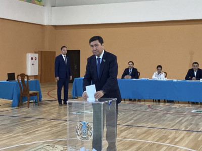 Мәжіліс төрағасы референдумда дауыс берді