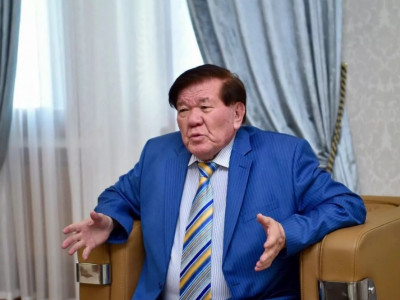 Мұхтар Шахановқа Қазақстанның Еңбек Ері атағы берілді (ВИДЕО)