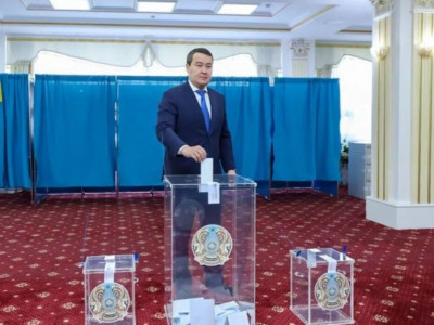 Үкімет басшысы Әлихан Смайылов референдумда дауыс берді