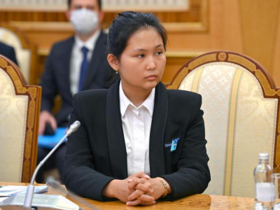 Бибісара Асаубаева Тоқаевтан қандай сыйлық алғанын көрсетті