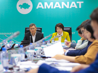 AMANAT партиясы мұғалімдердің мәселесін бақылауға алды
