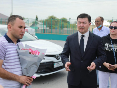 Сыр елі Мұхтар Ниязовқа құрмет көрсетті