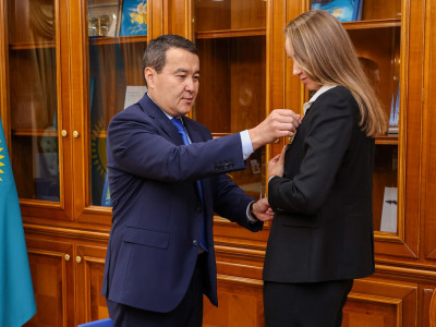 Премьер-министрмен кездескен Елена Рыбакина қаражатын қайырымдылыққа жұмсайтынын айтты