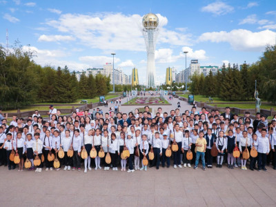 «AMANAT»: 2500-ден астам домбырашы қазақтың танымал күйлерін орындады