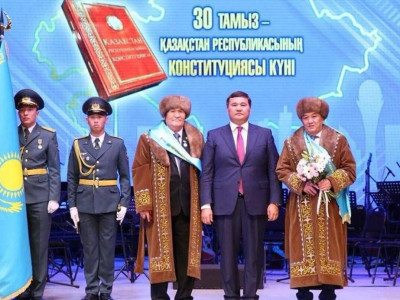 Елтаңба авторына Қызылорда облысының Құрметті азаматы атағы табысталды