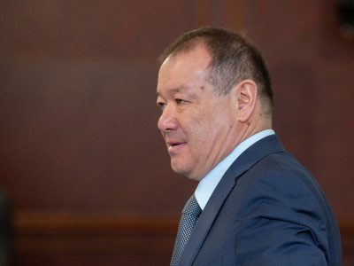 Министр Қайырбек Өскенбаев алаяқтарға тап болды
