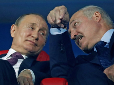 Путин мен Лукашенко Украинадағы жағдайды талқылады