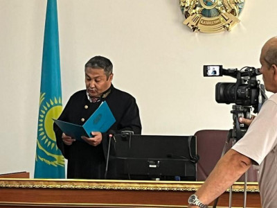Анасын өлтірген оқушы мен оның сүйіктісіне қатысты сот үкімі шықты