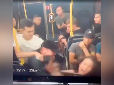 Автобуста бұрынғы әйеліне қол жұмсаған ер адам екі айға қамалды