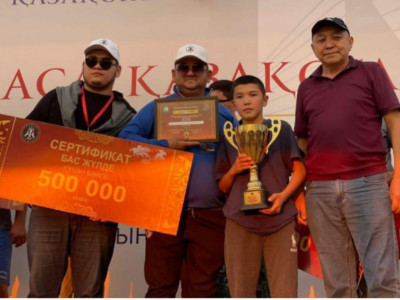 13 жастағы шабандоз ат бәйгесінде бас жүлдені жеңіп алды