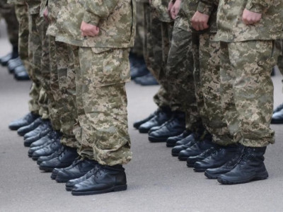 Командир әскери қызметшіні несие алуға мәжбүрлеген