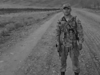 «Қорқып жүрмін»: Сарбаз қайтыс болар алдында сөз байласқан қызына хат жазған (ВИДЕО)