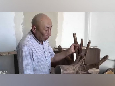 Ағашты сөйлеткен шебер