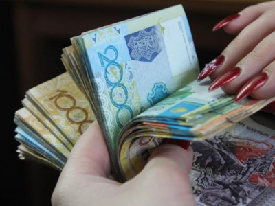 Танысының қызын грантқа түсіремін деп 1 млн алған әйел ұсталды