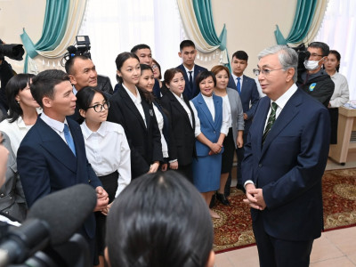 Президент Мұхтар Әуезов атындағы педагогикалық колледжге барды