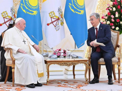 Қазақстан Президенті мен Рим Папасы екіжақты кездесу өткізді