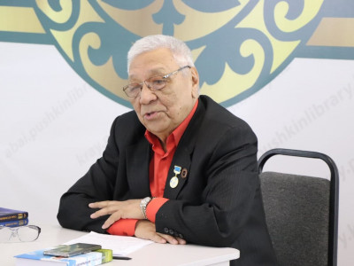 Қаламгерлік пен қайраткерлікті қабыстырған...