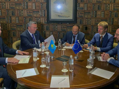 Тоқаев Еуропалық Кеңестің президентін Қазақстанға шақырды