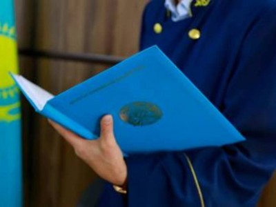 Павлодарда балаға қол көтерген тәрбиешінің үстінен іс қозғалды (ВИДЕО)