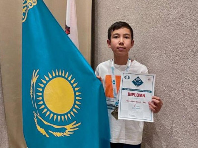 Сауат Нұрғалиев Дүниежүзілік шахмат олимпиадасында алтын жеңіп алды