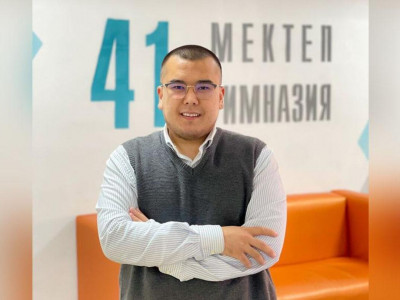Атырауда сабағын көңілді өткізетін мұғалім жұртты сүйсінтті