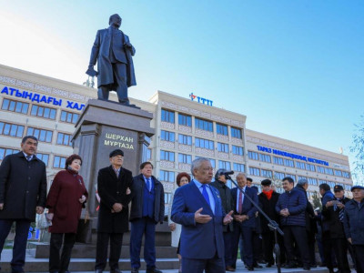 Таразда Шерхан Мұртазаға ескерткіш қойылды