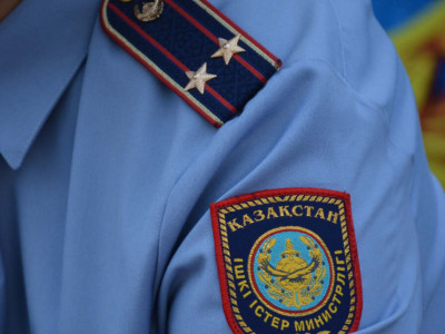 Алматыда полиция подполковнигін соққыға жыққан 5 ер адам ұсталды