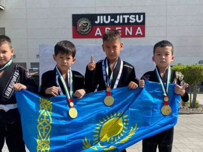 Қазақстандық жасөспірімдер джиу-джитсудан әлем чемпионы атанды