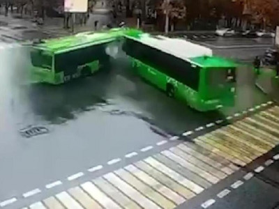 Алматыда автобустардың соқтығысуынан зардап шеккендер саны артты