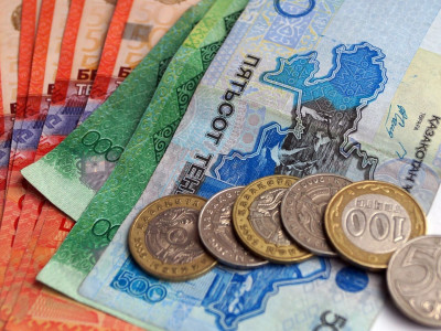 Табысы төмен азаматтарға 50 мың теңгеден беріліп жатыр
