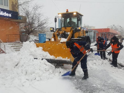 Астанада қар күреу жұмысына 2 мыңнан астам адам жұмылдырылды
