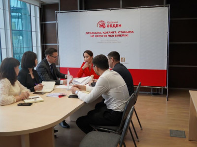 Қарақат Әбден республикалық сайлауалды штаб өкілдерімен кездесті