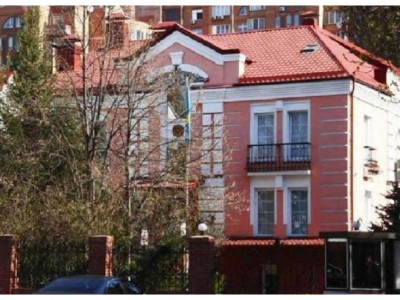 Украинадағы қазақстандық дипломаттар сайлауға қатысу үшін Польшаға барды