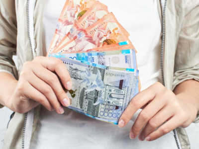 Астаналық әйел терминалдан басқа адамның 940 мың теңгесін алып кеткен