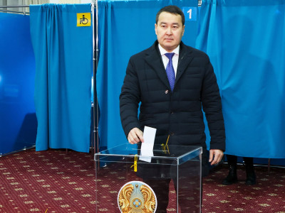 Әлихан Смайылов Президент сайлауында дауыс берді